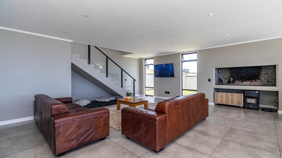 4 Bedroom Property for Sale in Le Grand Golf Estate Western Cape